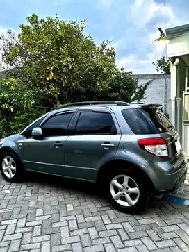 Suzuki SX4 ( X Over )