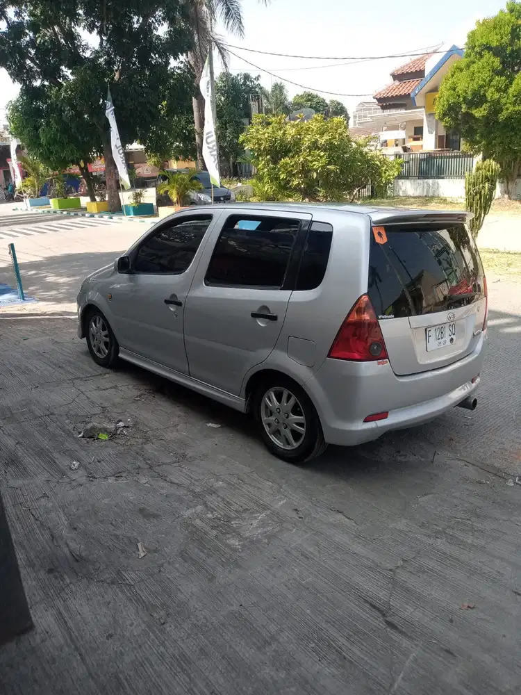 Daihatsu YR-V 2001 Bensin