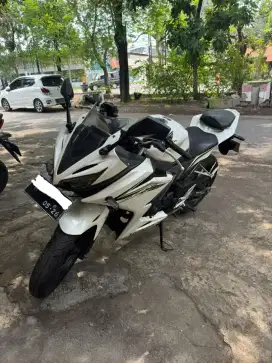 Cbr 150 2016 putih