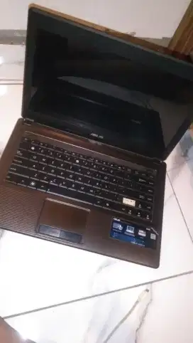 Laptop merek ASUS