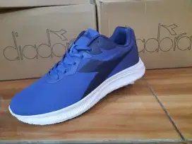 Sepatu sport runing pria diadora ori asli