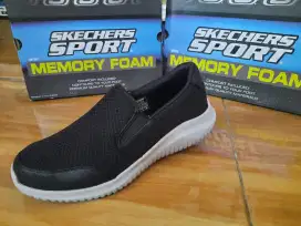 Sepatu slop skechers pria original