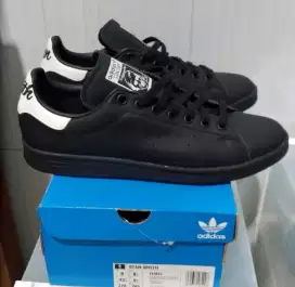 SEPATU ADIDAS STAN SMITH