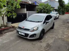 Kia Rio mulus sperti baru, fitur upgrade type kia rio platinum