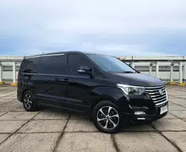 Hyundai H1 XG 2.5 AT. CRDi. Tahun 2019. hitam. Low km. Perfect cond