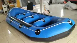 Perahu Karet Rafting Biru Kap 8 orang