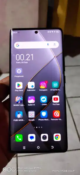 tecno spark 20 pro plus layar lengkung