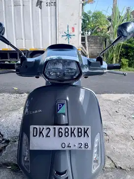 Vespa sprint tahun 2023 low km