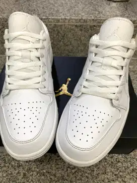 Sepatu Air Jordan 1 Low triple white 44
