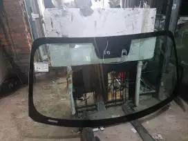 Kaca mobil ( ganti kaca mobil panggilan home service)