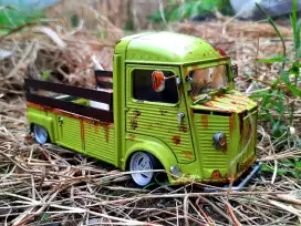 Diecast Custom Zombie Citroen Type H