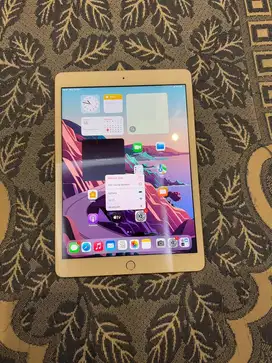 Dijual Ipad 8 Gold 32GB Resmi Ibox Wifi Only Mulus