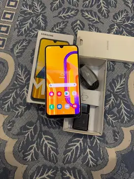 Dijual Samsung M30s White 4/64GB SEIN Lengkap Ada Shadow