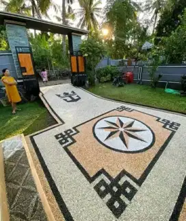 Taman hijau dan kolam batu alam