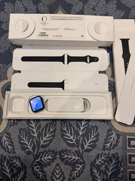 Dijual Apple Watch 8 Black 41mm Lengkap