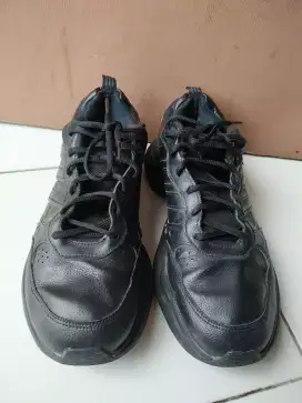 Sepatu adidas ori size 44