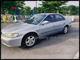 Dijual Honda Accord 2001, Silver metalik. Manual terawat.