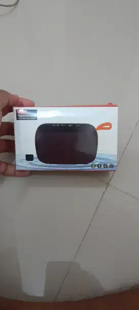 Jual speaker bluetooth warna hitam nggak bisa jauh-jauh