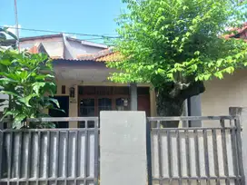 RUMAH DI KONTRAKAN TAHUNAN