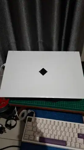 HP OMEN 16 PUTIH