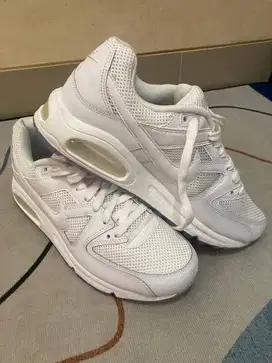 Nike men's Air Max Command triple white size 42,5 barang baru