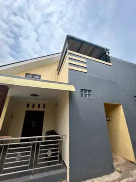 Dijual Rumah (Kos-Kosan)