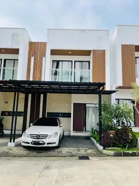 RUMAH CANTIK SELATAN JAKARTA BERNUANSA JEPANG  Harga Super BU  1.xx M