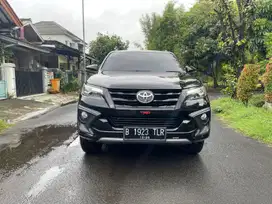 Tdp 20 juta Toyota Fortuner TRD 2018 Diesel