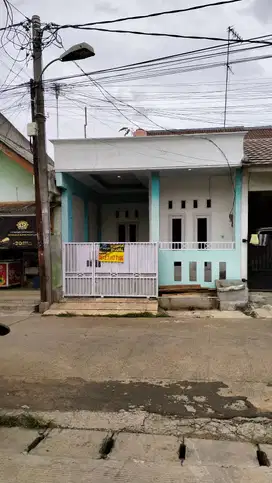 Mutiara Gading Timur. Rumah  Di Jual Cepat