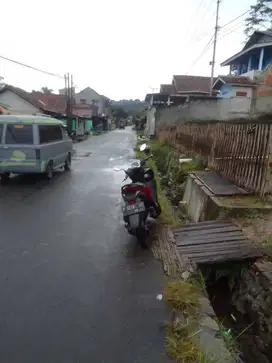 Rumah+tanah kosong nempel jalan kabupaten jalur angkot