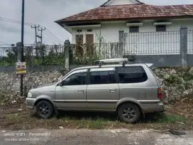 Toyota Kijang 2004 Bensin