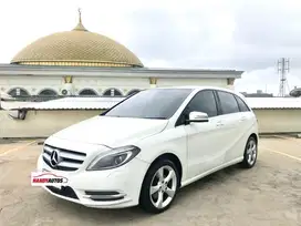 Mercedes Benz B200 Tahun 2013 Automatic Putih