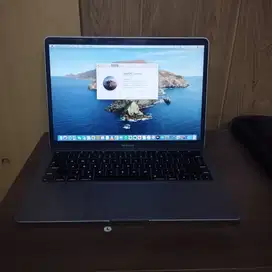 Macbook Air 13 2019 8/256gb