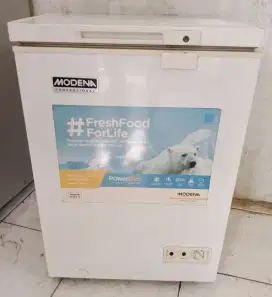 Di jual freezer box 100 liter siap pakai..