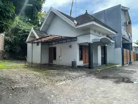 Di Sewakan Rumah dlm komplek perumahan candi gebang  condongcatur