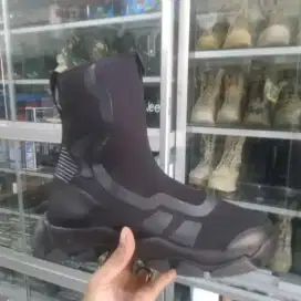 Sepatu Pdl Tactical Titan Gear Waterproof Hitam Original