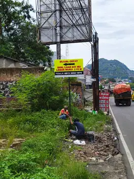 Dijual Cepat Tanah di Tepi Jalan nasional dg traffic yg sangat padat