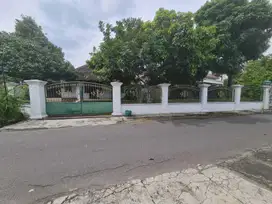 Rumah bagus nuansa jawa klasik dengan joglo di pusat kota solo