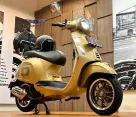 Vespa primavera 75 Anniversary