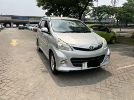 Toyota Avanza Veloz AT 2014 Silver Murah Bagus