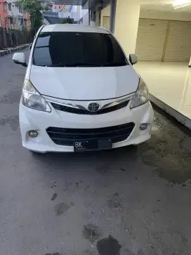 Toyota Avanza Warna Putih 2014 Veloz