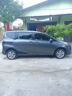 Sienta 2017 G manual pajak panjang, km low full original