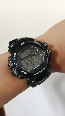 Jual jam tangan pria bekas seken Q&Q QQ M151 masih mulus sekali !!!