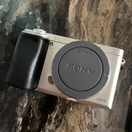 Mirrorless Sony a6000 body only murah