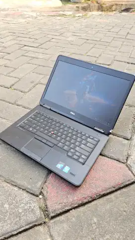 Dell Latitude E5270 Core i5 RAM 8GB Suport Editing/Buat Harian Kerja