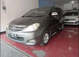 Toyota Kijang Innova G 2.0 bensin 2011