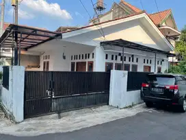 Disewakan rumah di Tebet