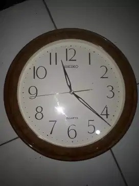 Jam Dinding Seiko made in thailand,berfungsi dengan baik. bisa nego !!