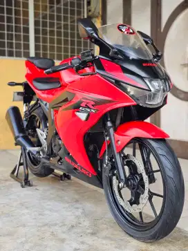 Suzuki GSX / GSX-R 2016 Keyless, Warna Red Premium Metalic.