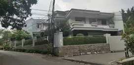 Rumah 2 Lantai Bagus di Pasteur